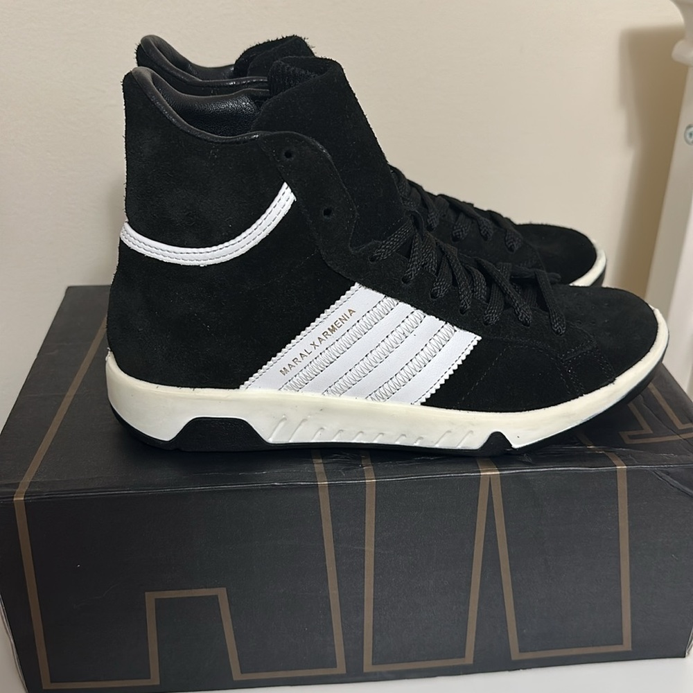Unisex high top sneakers